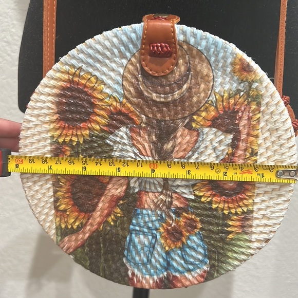 Round Handmade Rattan Bag - Picture 7 of 12